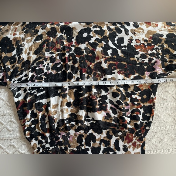 Sale! Joseph A. Long Sleeve Sweater with Oversized Sleeve Women’s Size M - Picture 15 of 15